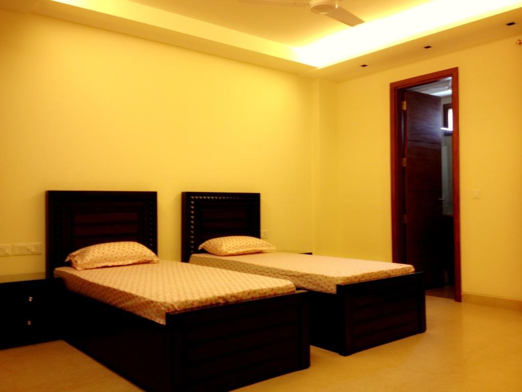 Woodpecker Service Apartments - Green Park Nuova Delhi Esterno foto